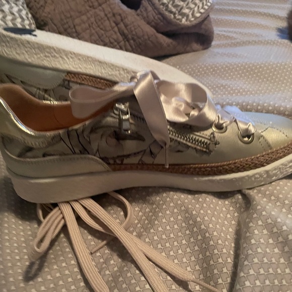 Soft waves arch support brand new women’s sneakers size 38 European - Picture 8 of 12